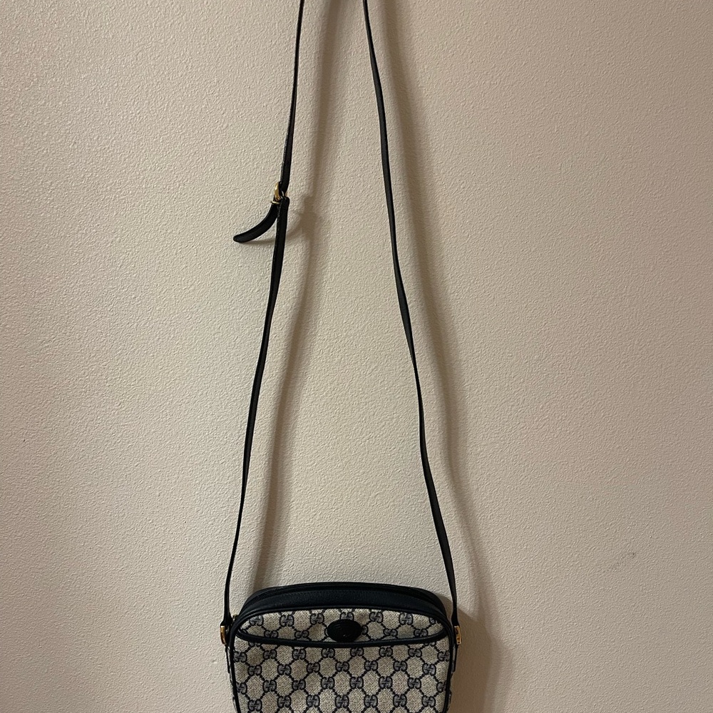 Vintage Gucci Crossbody Camera Bag - Picture 5 of 17